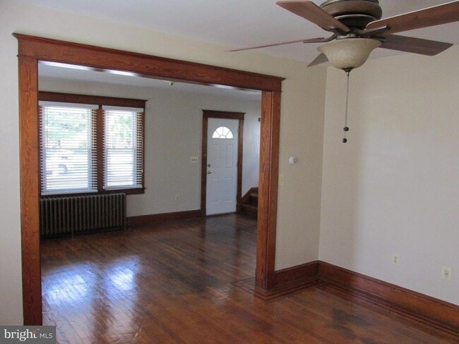 Building Photo - 5635 Oregon Ave