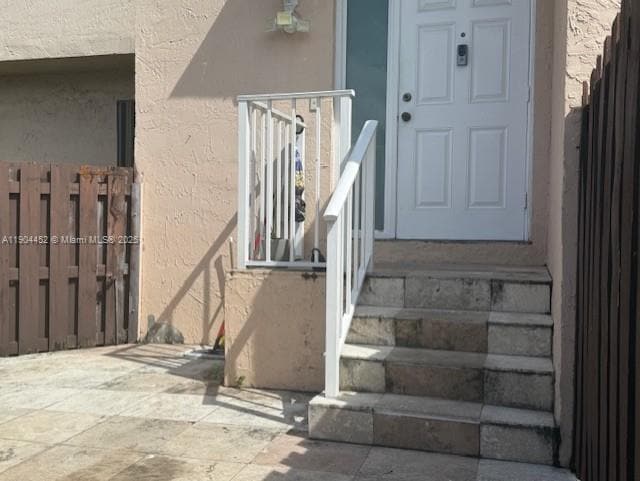 Building Photo - 515 W Park Dr