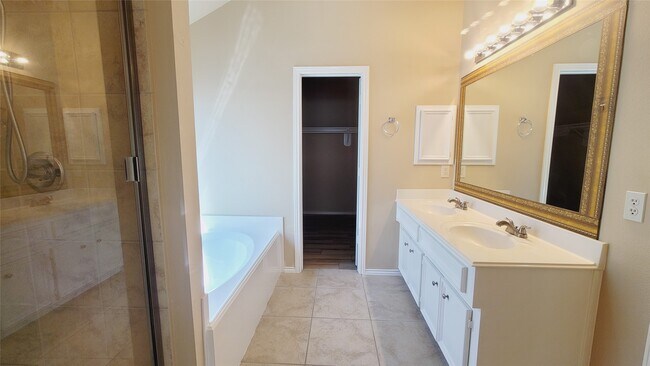 Building Photo - 14747 Briceland Springs Dr