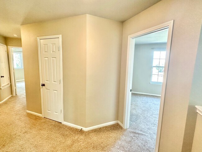 Building Photo - Stunning 4-Bedroom Home in the Desirable Sonoma Community