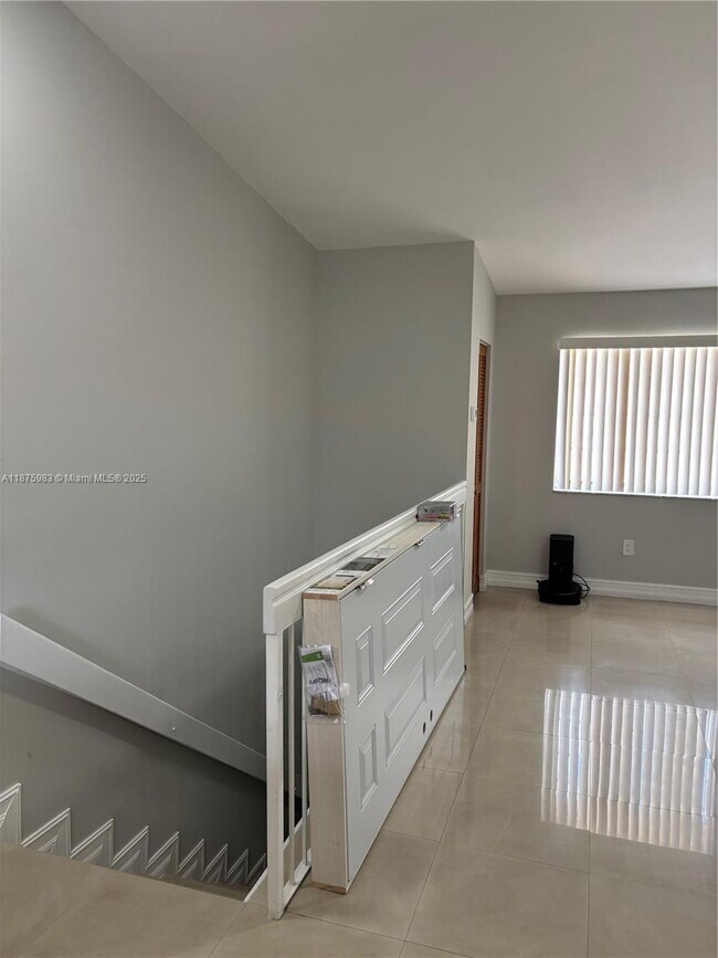 Building Photo - 2238 W 74th St