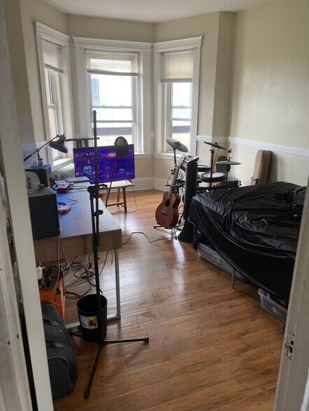 Building Photo - 51 Hemenway St