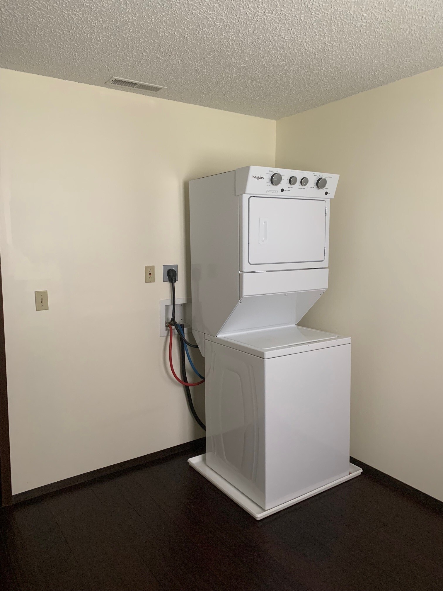 Building Photo - 617 4th St