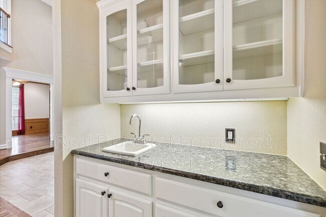 Building Photo - 5004 Seville Ln