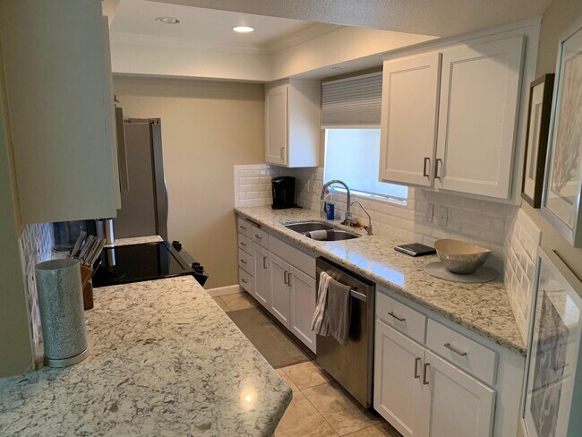 Building Photo - 71862 Eleanora Ln