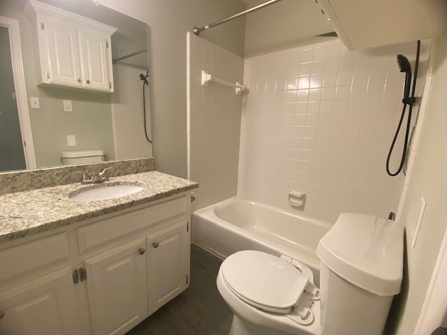 Building Photo - 601 Brown Dr