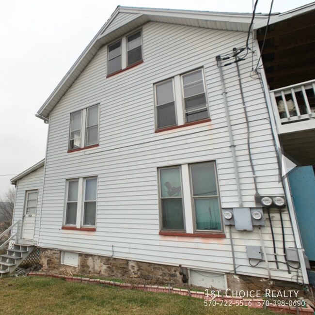 Primary Photo - 1 bedroom with a washer/dryer and water, s...