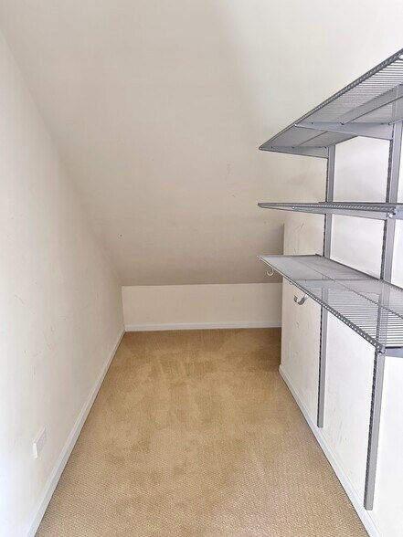 3rd br closet - 3122 N Paulina St