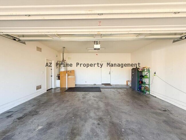 Building Photo - 7707 S 23rd Ln