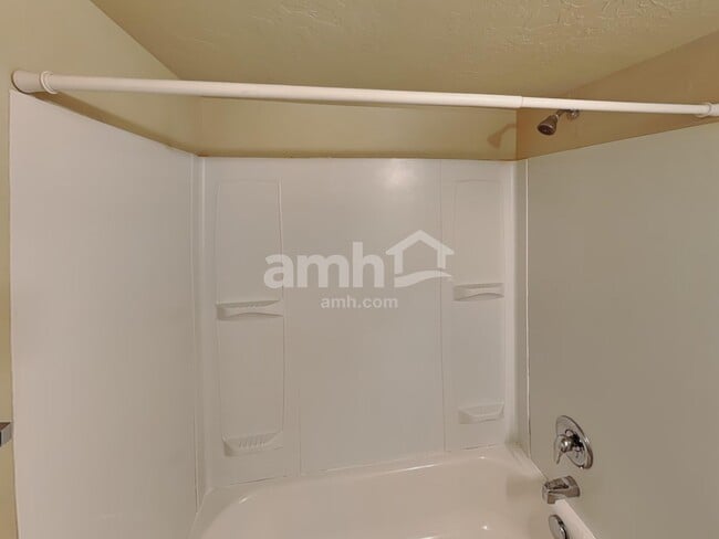 Building Photo - 2095 E Shadow Dr