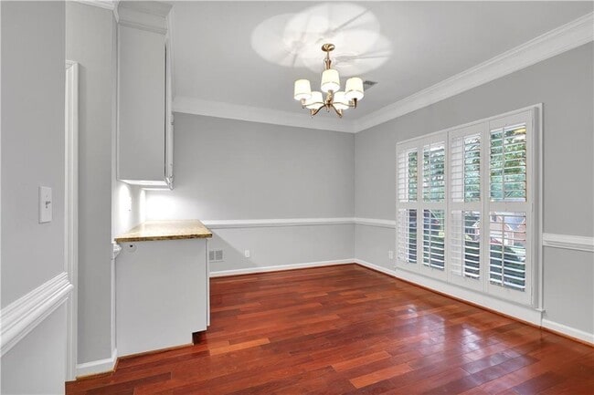 Building Photo - 4825 Chesterfield Ct