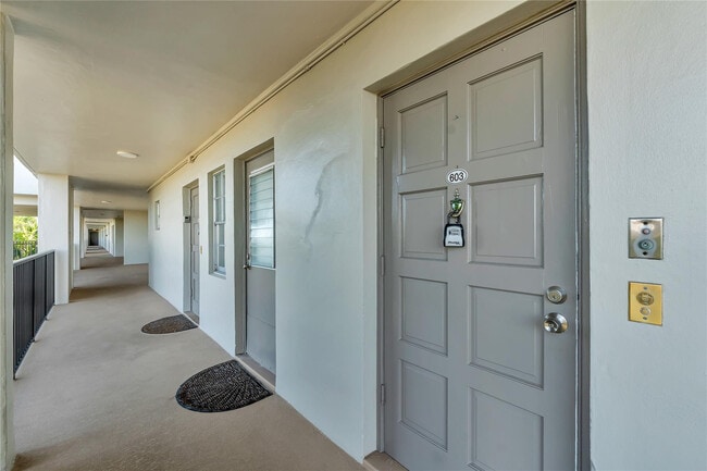 Building Photo - 3001 S Course Dr