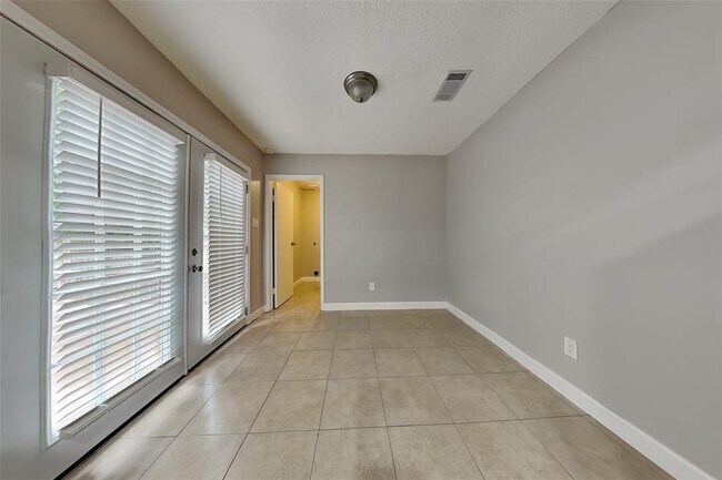 Building Photo - 57 Rockfern Ct