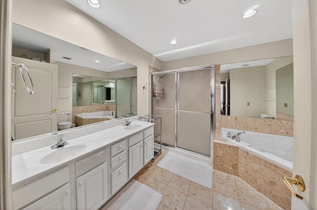 Building Photo - 1050 N Stuart St