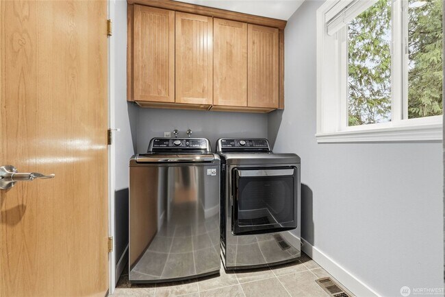 Building Photo - 3bd/2.25ba Duvall Home