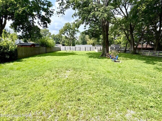 Building Photo - 406 Evergreen Rd