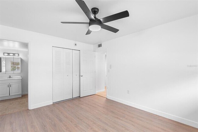 Building Photo - 555 62nd St S