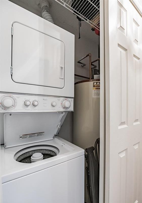 Building Photo - Stunning 2 Bedroom and 2 Bath Townhome !