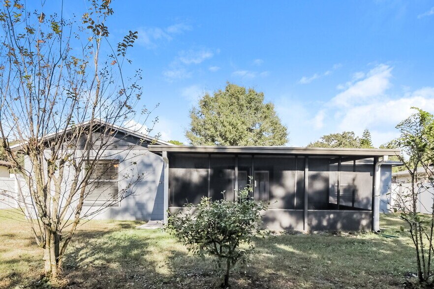 Building Photo - 8318 Mattituck Cir