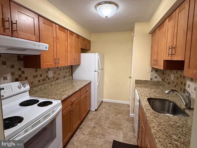 Building Photo - 5300 Holmes Run Pkwy