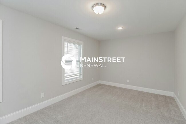 Building Photo - 4 Bedroom Pet-Friendly Home in Huntersville, NC with Main Street Renewal