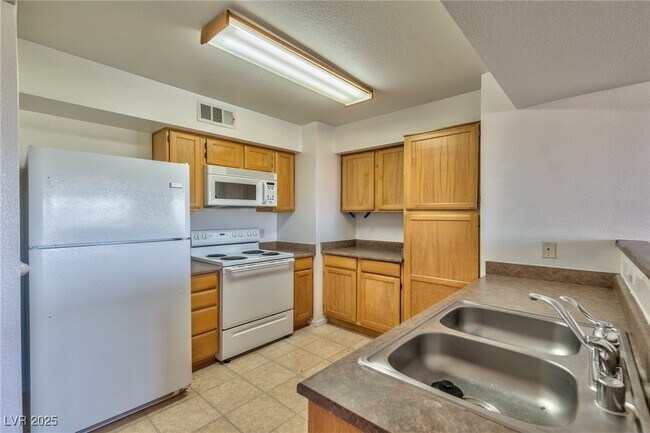 Building Photo - 45 Maleena Mesa St