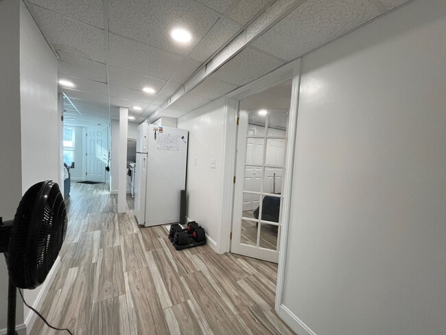 Building Photo - 376 Riverway