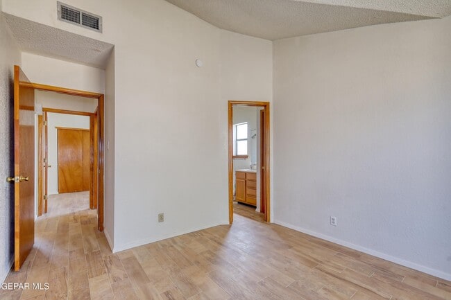 Building Photo - 10941 Whitey Ford St