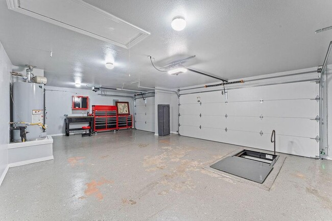 Building Photo - 3409 SW Picasso Blvd