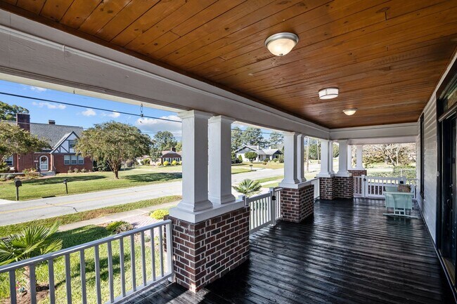 Building Photo - RENTAL HOME 3BD/2BTH
