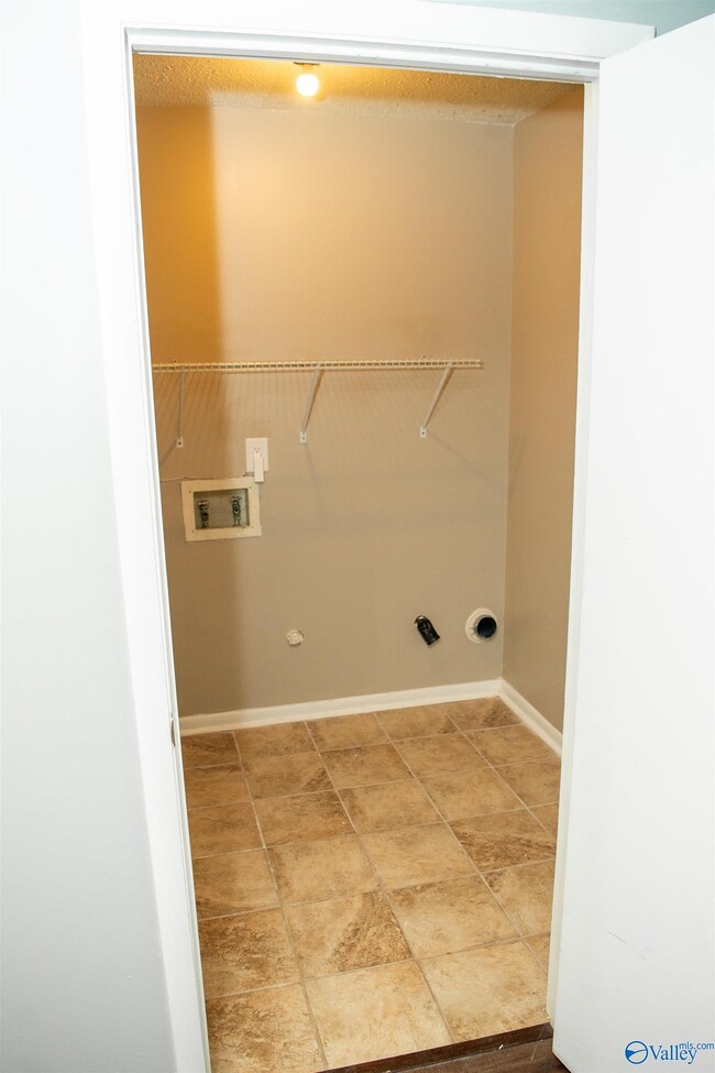 Building Photo - 3808 Timbercrest Dr NW