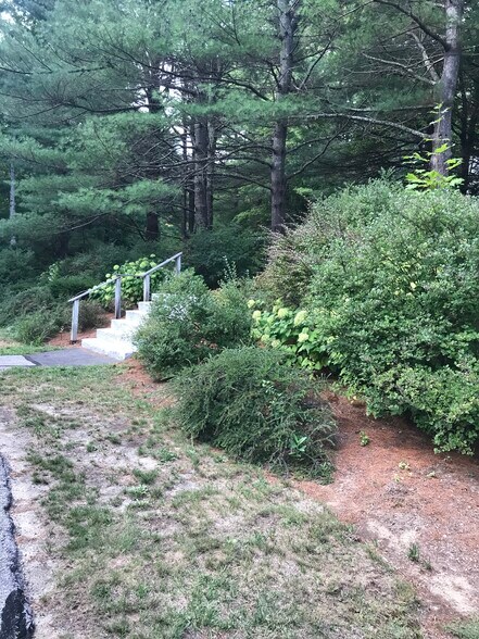 Building Photo - 42 Brookside Dr