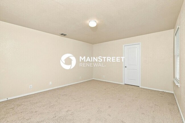 Building Photo - 4 Bedroom Pet-Friendly Home in San Antonio, TX with Main Street Renewal