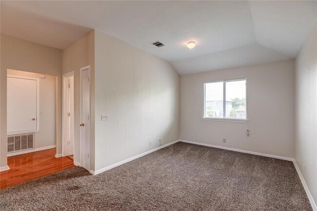 Building Photo - 16712 Hamilton Point Cir