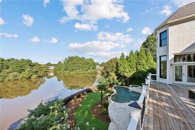 Building Photo - 675 Falls Lake Dr