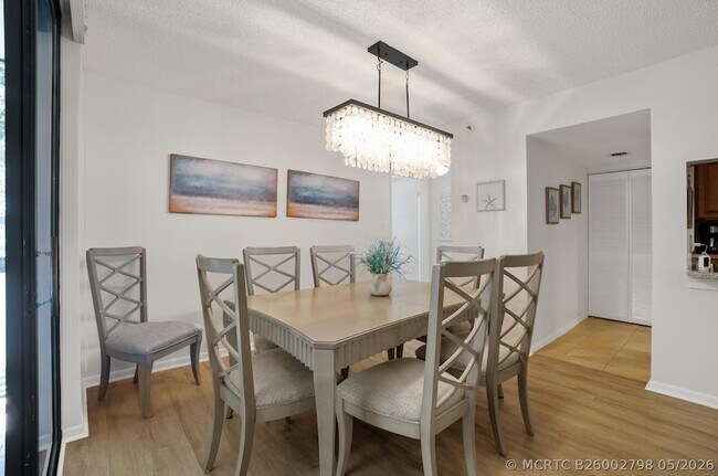 Building Photo - 950 Lavers Cir