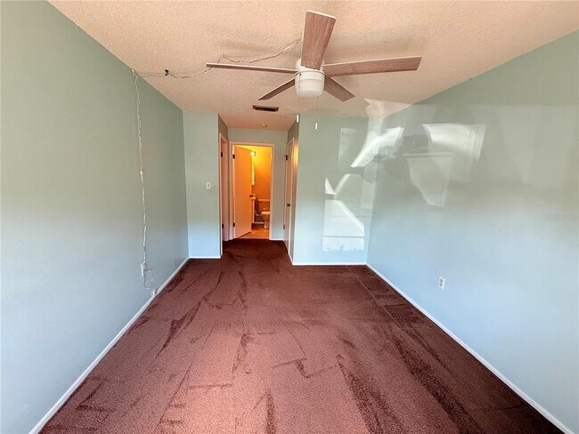 Building Photo - 6125 Chesham Dr