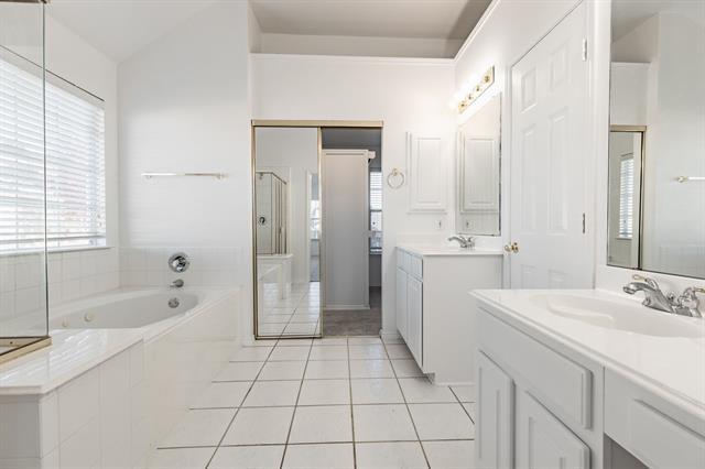 Building Photo - 5021 Goldenrod Dr