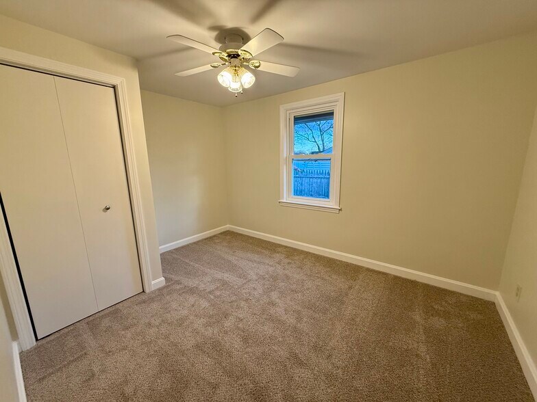 Building Photo - 160 Plantation Dr