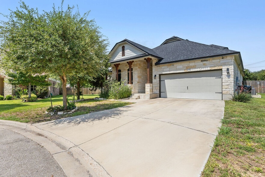 Building Photo - 4905 Ledgestone Trail