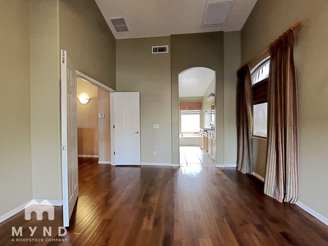 Building Photo - 231 W Flamingo Dr