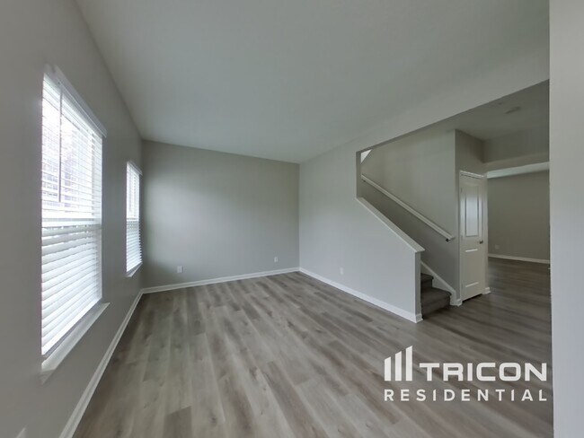 Building Photo - 10433 Long Branch Dr