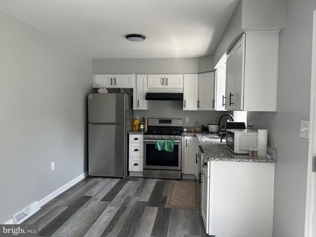 Building Photo - 6109 Haymarket Way