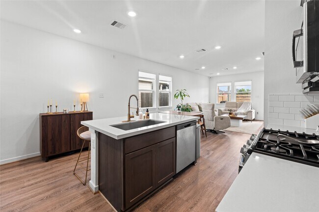 Building Photo - 21730 Heather Elm Dr