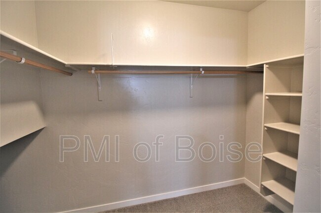 Building Photo - 3098 W Everest St