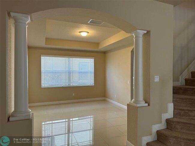 Building Photo - 9751 Blue Isle Bay