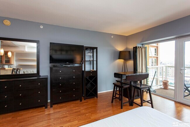 Building Photo - 255 N Sierra St