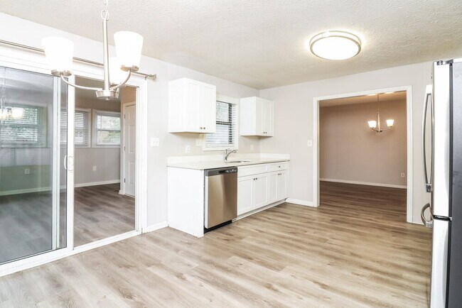 Building Photo - 3035 Sumit Wood Dr NW