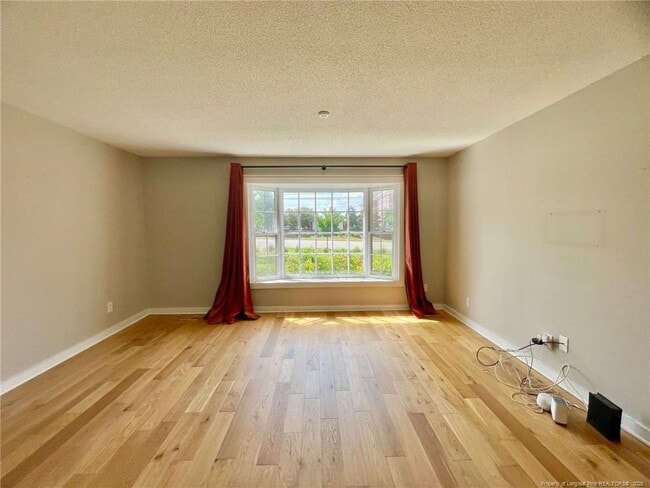 Building Photo - 2309 Village Dr