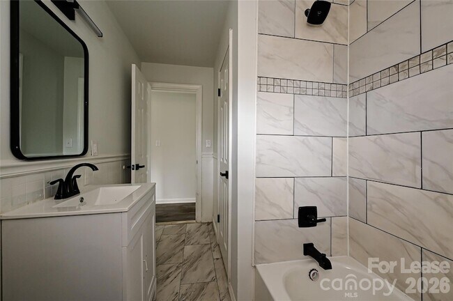 Building Photo - 1640 Eaves Rd